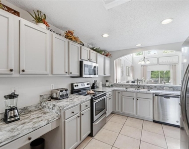 8426 Secret Key Cove - Photo Thumbnail 7
