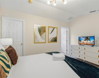 8426 Secret Key Cove - Photo Thumbnail 27