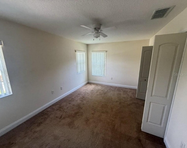 960 Chase Court - Photo Thumbnail 9
