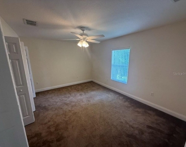 960 Chase Court - Photo Thumbnail 10