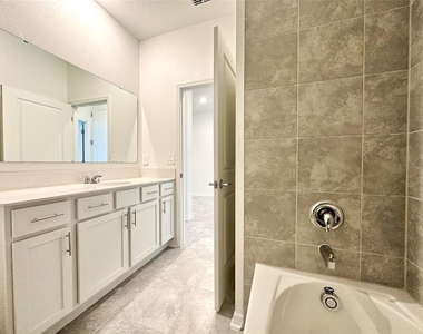 719 Grove Street - Photo Thumbnail 24