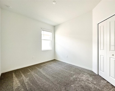 719 Grove Street - Photo Thumbnail 20