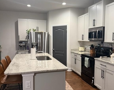 17420 Painted Leaf Way - Photo Thumbnail 4