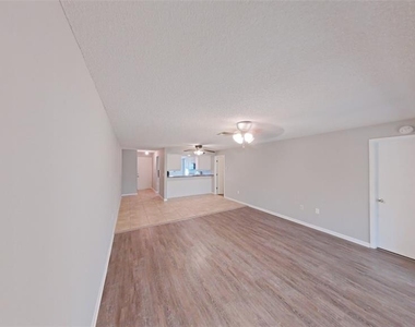 4602 Lafayette Avenue - Photo Thumbnail 4