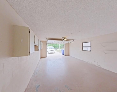 4602 Lafayette Avenue - Photo Thumbnail 10