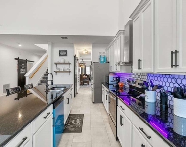 5637 Beggs Road - Photo Thumbnail 14