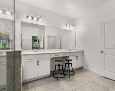 5637 Beggs Road - Photo Thumbnail 10