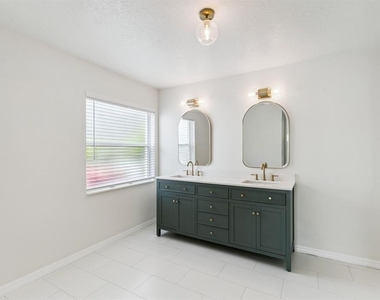 13635 Waterhouse Way - Photo Thumbnail 16