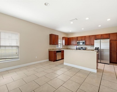 1469 Salisbury Drive - Photo Thumbnail 7