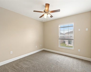 1469 Salisbury Drive - Photo Thumbnail 12
