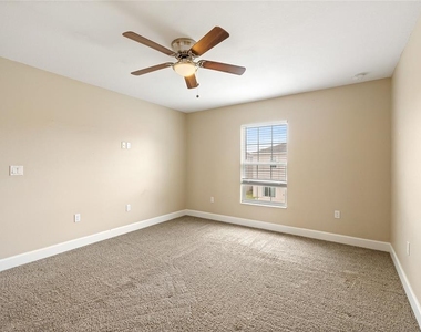 1469 Salisbury Drive - Photo Thumbnail 16