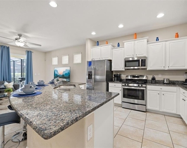 5373 Oakbourne Avenue - Photo Thumbnail 4