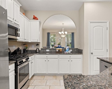 5373 Oakbourne Avenue - Photo Thumbnail 6