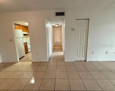 902 Lake Destiny Road - Photo Thumbnail 8