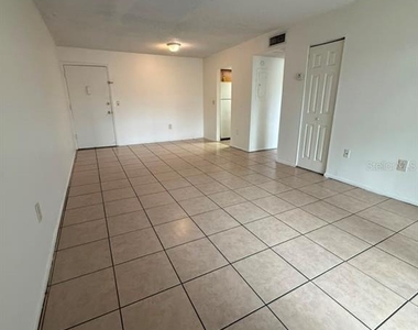 902 Lake Destiny Road - Photo Thumbnail 17