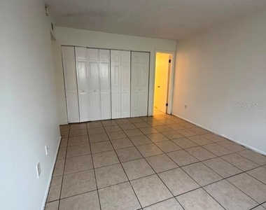 902 Lake Destiny Road - Photo Thumbnail 13