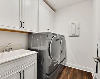 671 E Plant Street - Photo Thumbnail 12