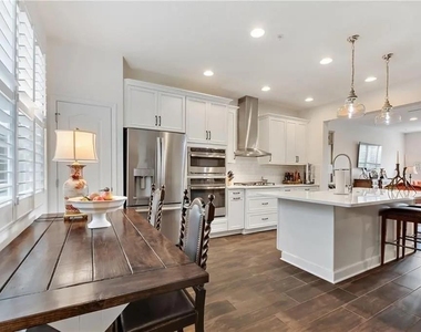 671 E Plant Street - Photo Thumbnail 2