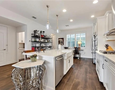 671 E Plant Street - Photo Thumbnail 3