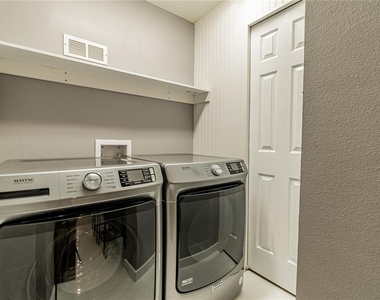 1225 E Livingston Street - Photo Thumbnail 5