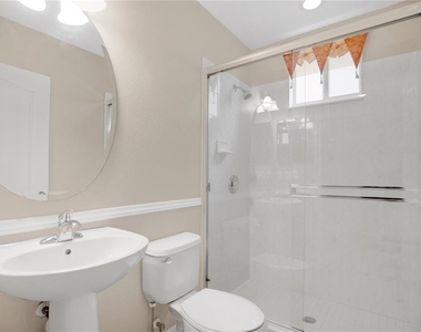 2615 Lakemoor Drive - Photo Thumbnail 31