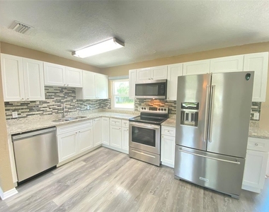 908 Teatro Court - Photo Thumbnail 7