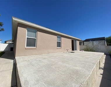 10366 Cypress Knee Circle - Photo Thumbnail 21