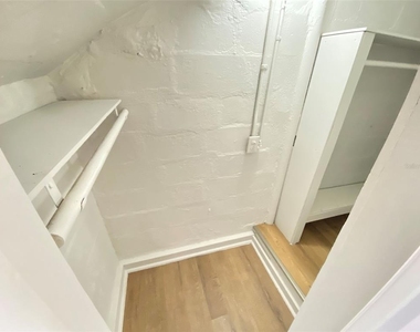 812 W Livingston Street - Photo Thumbnail 3