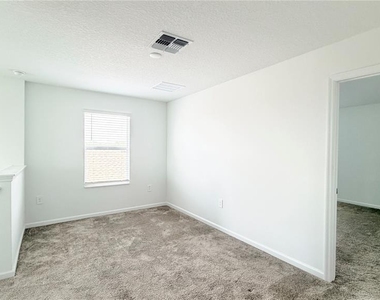 1033 Waterfall Boulevard - Photo Thumbnail 15