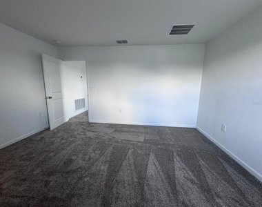 1033 Waterfall Boulevard - Photo Thumbnail 30