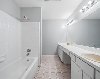 8334 Crosswicks Drive - Photo Thumbnail 27