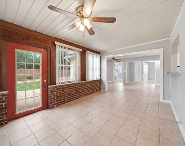8334 Crosswicks Drive - Photo Thumbnail 16