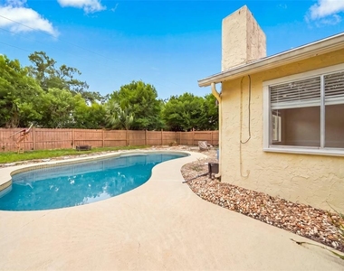 8334 Crosswicks Drive - Photo Thumbnail 2