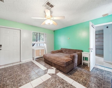 8334 Crosswicks Drive - Photo Thumbnail 19
