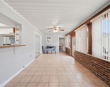 8334 Crosswicks Drive - Photo Thumbnail 15
