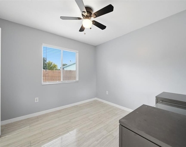 8334 Crosswicks Drive - Photo Thumbnail 31
