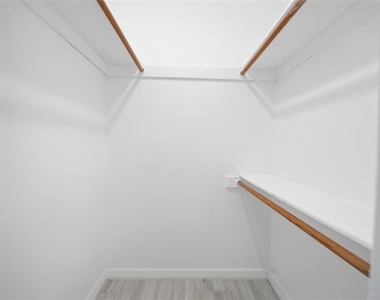 8334 Crosswicks Drive - Photo Thumbnail 26