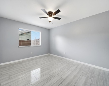 8334 Crosswicks Drive - Photo Thumbnail 23