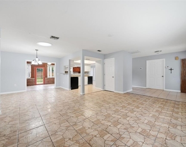 8334 Crosswicks Drive - Photo Thumbnail 25
