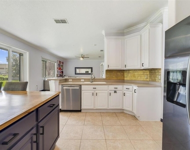 2732 Balforn Tower Way - Photo Thumbnail 9