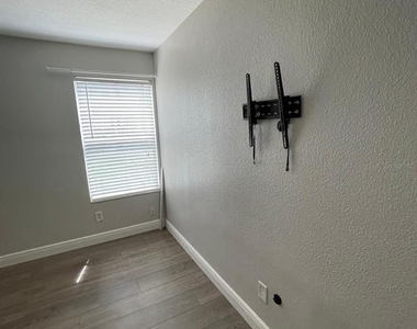 5156 Conroy Road - Photo Thumbnail 10