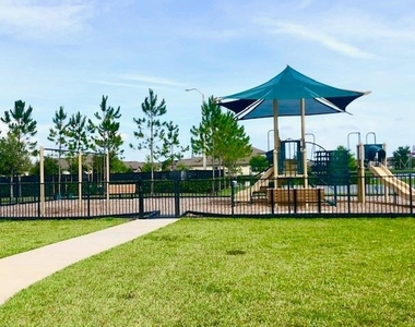2674 Mead Avenue - Photo Thumbnail 47