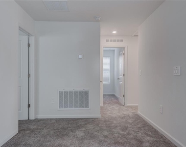 1806 Weir Boulevard - Photo Thumbnail 16