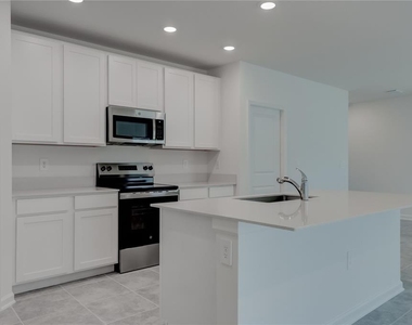 1806 Weir Boulevard - Photo Thumbnail 12