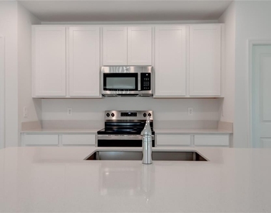 1806 Weir Boulevard - Photo Thumbnail 11