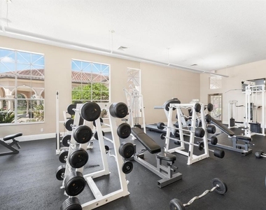 5512 Metrowest Boulevard - Photo Thumbnail 16