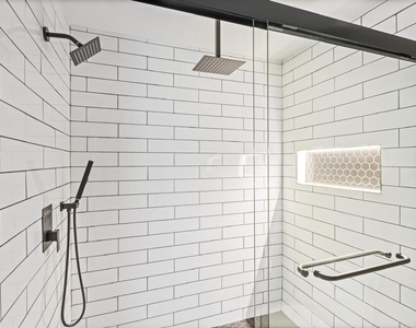 5512 Metrowest Boulevard - Photo Thumbnail 11