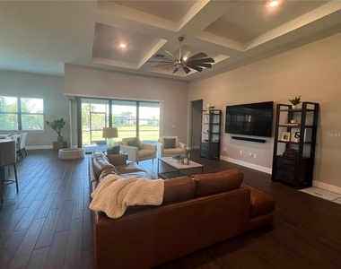 817 Seascape Place - Photo Thumbnail 8