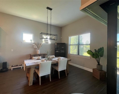 817 Seascape Place - Photo Thumbnail 12