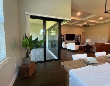 817 Seascape Place - Photo Thumbnail 10